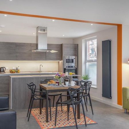 Apartment Three - Free Private Car Park - Sleeps 6 - 3 Shower Rooms - By Ocean City Retreats Plymouth Exterior photo