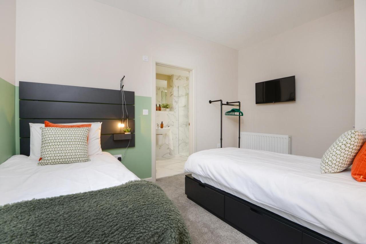 Apartment Three - Free Private Car Park - Sleeps 6 - 3 Shower Rooms - By Ocean City Retreats Plymouth Exterior photo