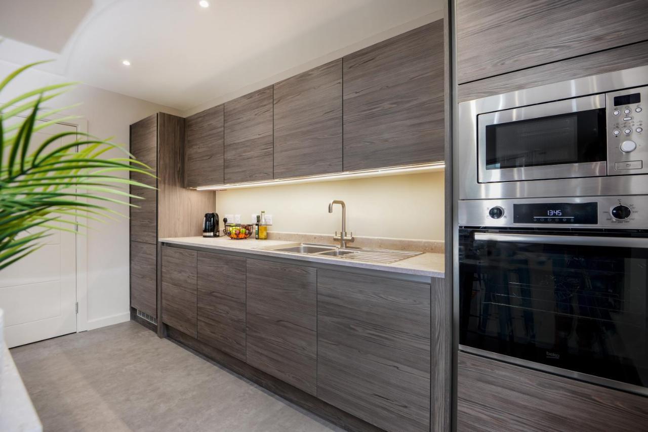 Apartment Three - Free Private Car Park - Sleeps 6 - 3 Shower Rooms - By Ocean City Retreats Plymouth Exterior photo