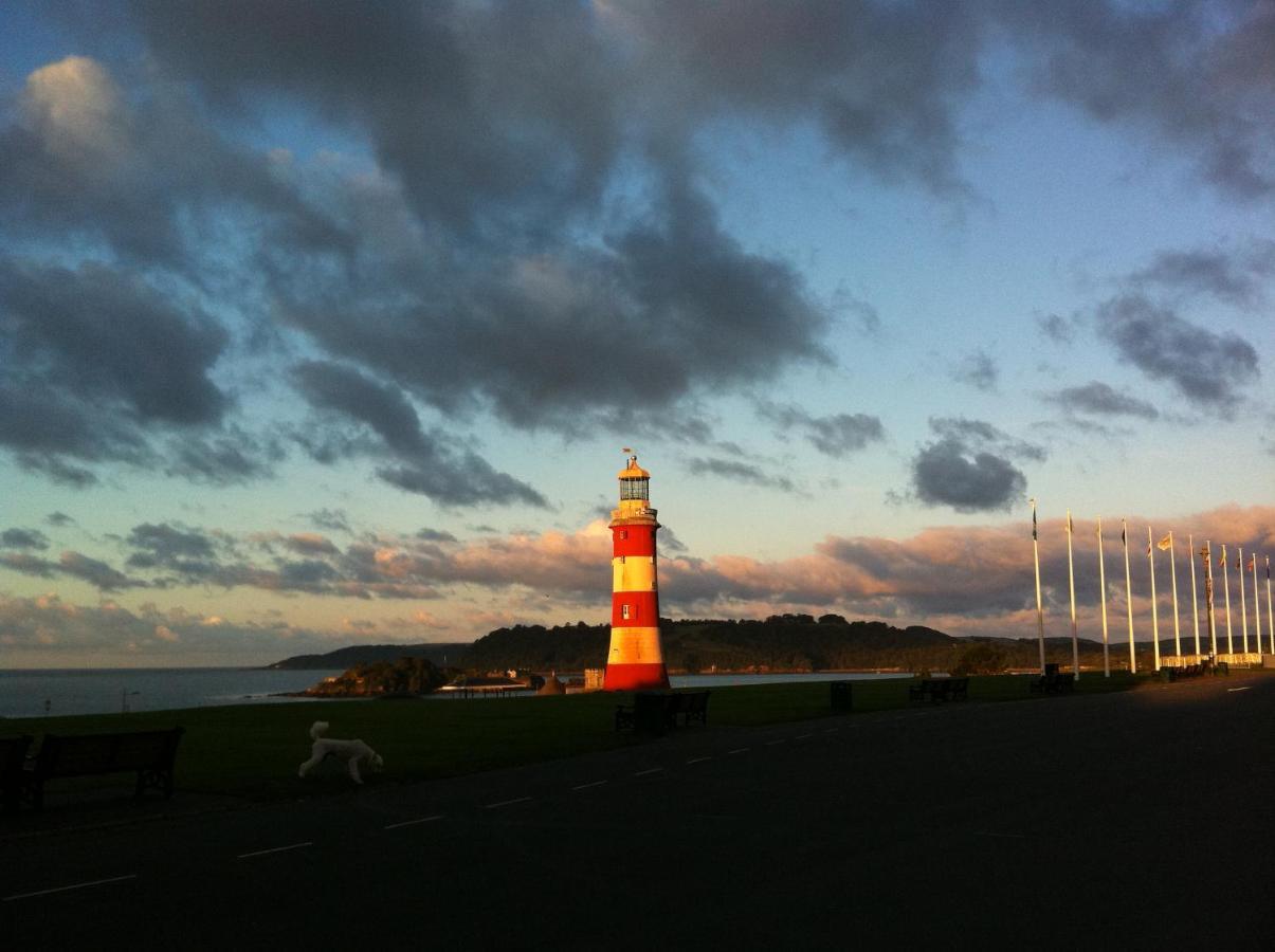 Apartment Three - Free Private Car Park - Sleeps 6 - 3 Shower Rooms - By Ocean City Retreats Plymouth Exterior photo