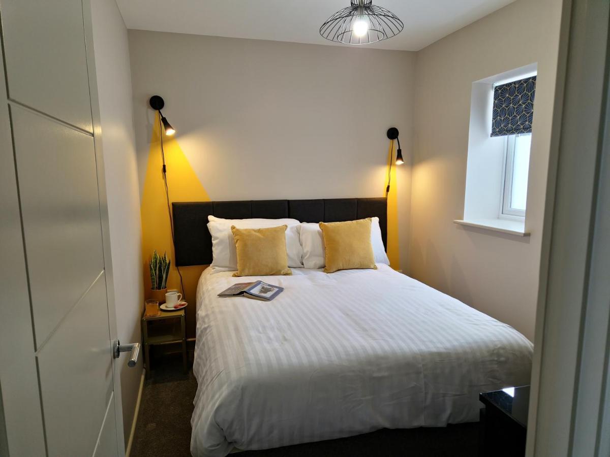 Apartment Three - Free Private Car Park - Sleeps 6 - 3 Shower Rooms - By Ocean City Retreats Plymouth Exterior photo