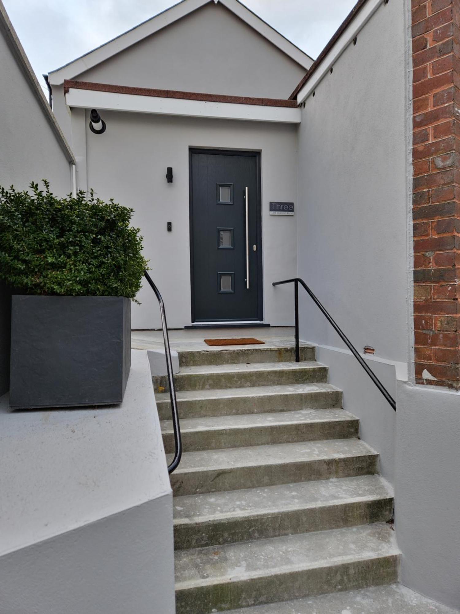 Apartment Three - Free Private Car Park - Sleeps 6 - 3 Shower Rooms - By Ocean City Retreats Plymouth Exterior photo